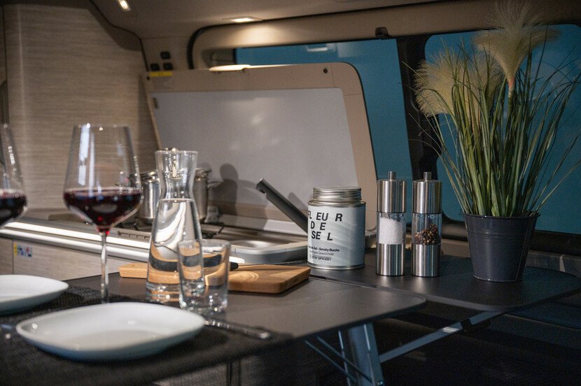 VW T7 California Coast